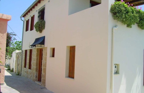 Gouves House | VALLEY VIEW HOUSE Luxury residence Anopolis,5mins to beach resort, theme parks!