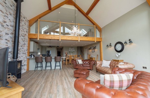 Higher Walton Cabin | Valley View Lodge Sleeps 8 with Hot Tub
