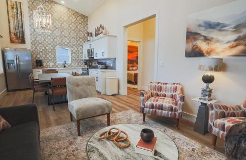 Timberline House | Valley View Resort Cabin 16, 1-Bed, Modern-Luxury with Hot Tub in Canaan Valley, WV