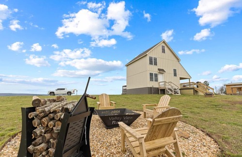 Jasper Cabin | Valley View Retreat- Summer Getaway with a View