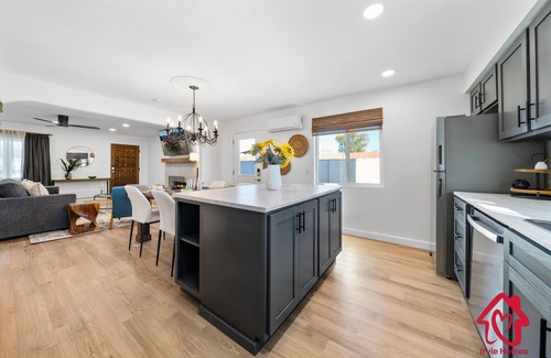 North Valley House | ValleyVibe: Modern Comfort in North Valley - an Irvie Home
