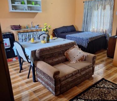 Jerningham Junction Apartment | Valsalms