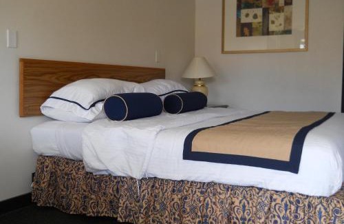 Oak Creek Hotel | Value Inn Motel - Milwaukee Airport South
