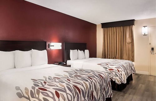 Tupelo Hotel | Value Stay: 2 Family-friendly Units w/FREE Parking and Breakfast! Pets Allowed!