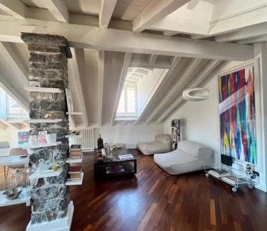 Como City Centre Apartment | Vanessa's Art Rooftop