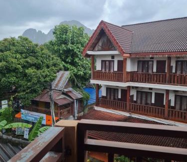 Vang Vieng Hotel | Vang vieng Queens Hotel