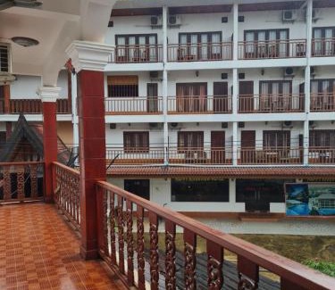 Vang Vieng Hotel | Vang vieng Queens Hotel