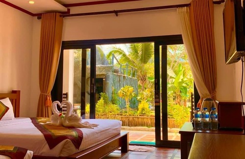 Vang Vieng Hotel | Vang Vieng Savanh Sunset view resort