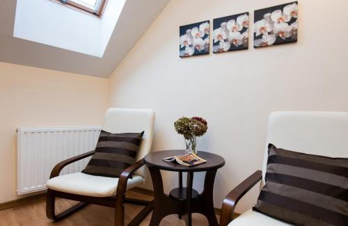 Wesoła Zachod Apartment | Vanilla 1, 2bdr 2bth 5min to Main Square