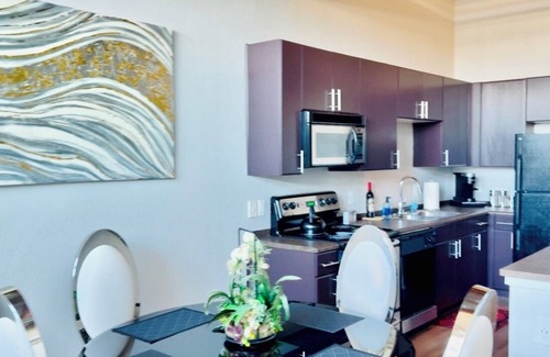 Downtown Fort Worth Apartment | Vanity 1.5 Bedroom Loft in Downtown Fort Worth Charming apartment