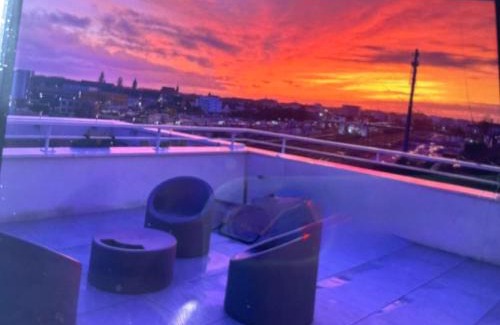 Vannes Apartment | VANNES ROOF TOP 2 a 4 a 6 a 8 pers 120 m plein sud EXCEPTIONNEL