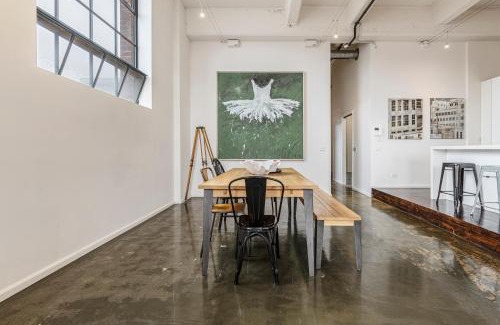 Fitzroy House | VAQUAY Rose & Vine In Fitzroy