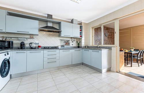 Lagos Apartment | Varandas House: Location | Pool | Families and Friends
