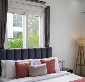 Noida Villa | Vashisht Villa Pet-friendly 3-BHK Farmhouse With Private Pool, Garden & Bar