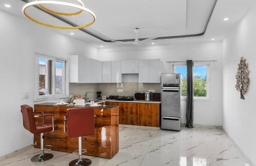 Noida Villa | Vashisht Villa Pet-friendly 3-BHK Farmhouse With Private Pool, Garden & Bar