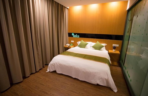 Pudong Hotel | Vatica Shanghai Pudong New District DiShuiLake Hotel