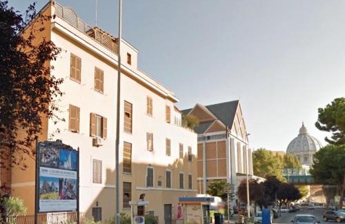 Quartiere XIII Aurelio Apartment | Vatican Penthouse Near S.Peter's Square