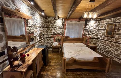 Tushemisht House | Vechia Villa Mitllari