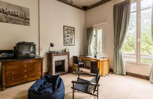 Parc-de-Montsouris House | Veeve - Charming Townhouse near Parc Montsouris