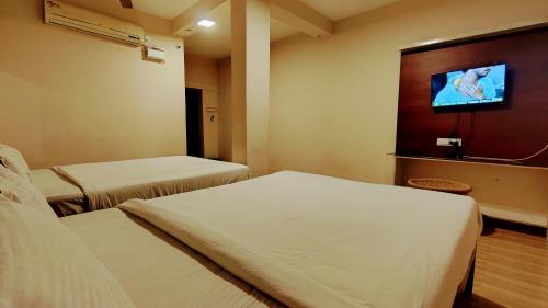 Thanjavur Hotel | Vel Residency - Big Temple Road
