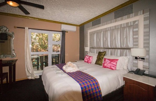 Port Elizabeth House | Vela Inn Unit 1, Algoa Park