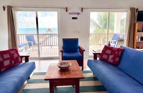 Caye Caulker House | VeLento Oceanfront Penthouse #1