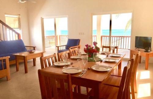 Caye Caulker House | VeLento Oceanfront Penthouse #1