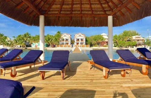 Caye Caulker House | VeLento Oceanfront Penthouse #1