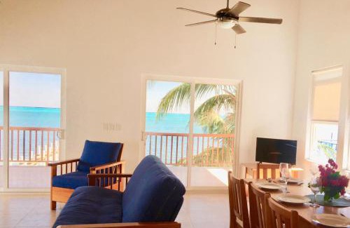 Caye Caulker House | VeLento Oceanfront Penthouse #1