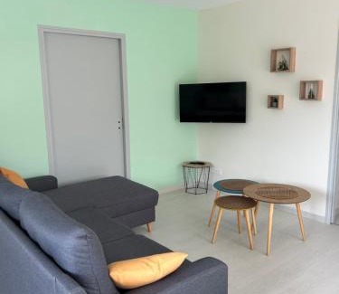 Chavot-Courcourt House | Vendangeoir du gîte du clos pommier