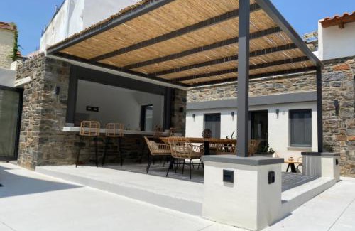 Neapoli Villa | Venetian gem in neapolitan with private courtyard