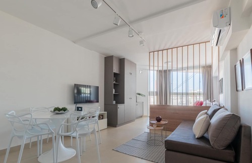 Buenos Aires Central Business District Apartment | Venezuela 900 B - Loft with Pool in San Telmo