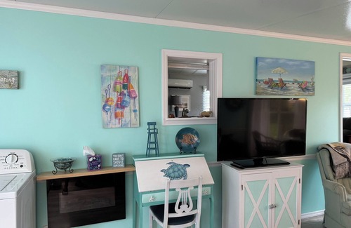 Venice House | Venice Bungalow - Come relax near the Myakka River & 15 Minutes from the Beach!