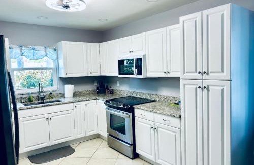 Venice Gardens House | Venice Oasis Beach Ready Retreat