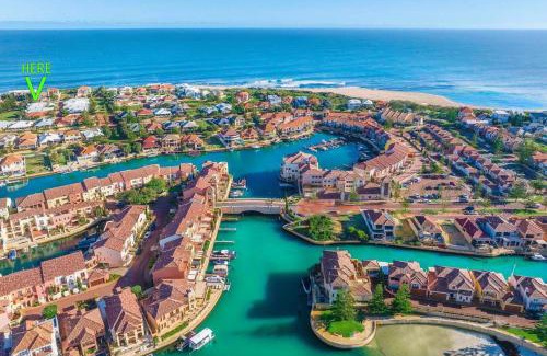 Wannanup Apartment | Venice on the beach