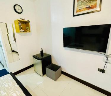 Tagaytay Apartment | Venice Unit Tagaytay Netflix/Wifi/Parking