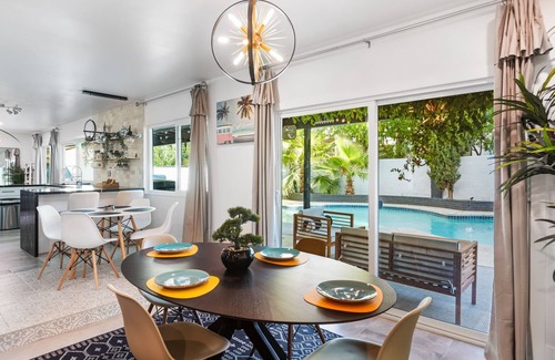 Winchester House | VENICe Villa Home - 8 Min from Strip with pool