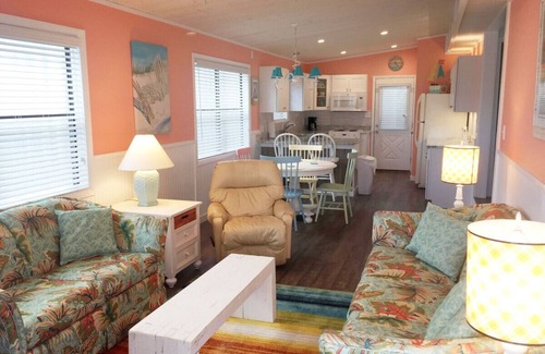 Lower Grand Lagoon House | Venture Out #41 Gulf Loop 2bd, 1ba WITH GOLF CART!