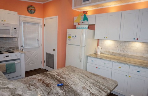 Lower Grand Lagoon House | Venture Out #41 Gulf Loop 2bd, 1ba WITH GOLF CART!