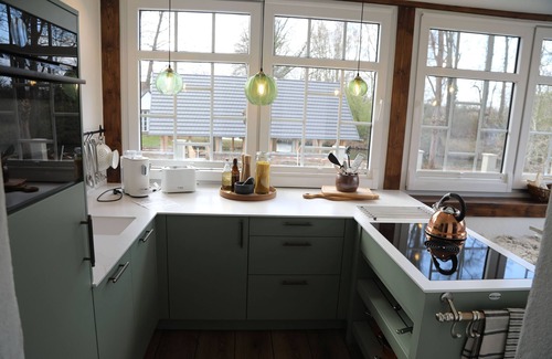 Burg-Dorf Apartment | Veranda - Haus Stenzinger