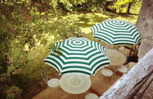 Chivres-Val House | Verdonne field.