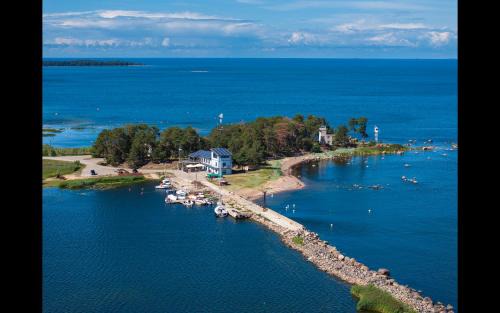 Vergi Hotel | Vergi Sadam & Restoran Wirkes'