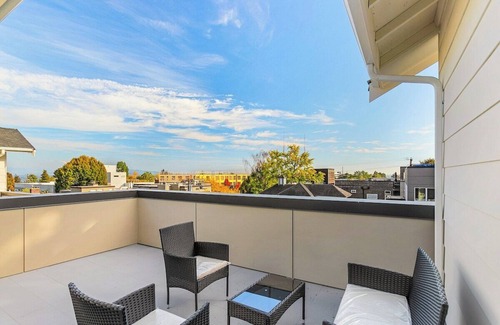 Capitol Hill Apartment | Vermithor's Bronze Ember Sweet Suite