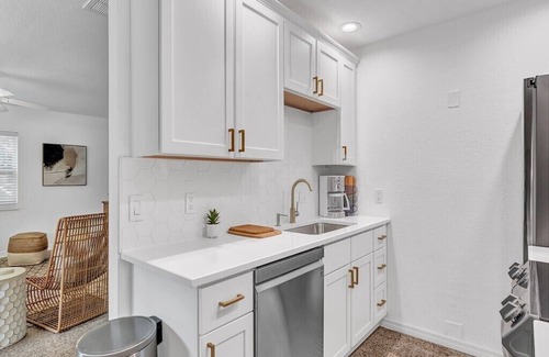 Rock Ridge Cottage | Vero Beach Cottage 3 bedrooms, 2 bath, Less than mile to Beach