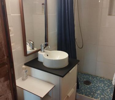 Cournonterral Apartment | vero tony