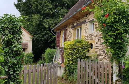 Payzac Cottage | Verte Nature In Périgord, with heated pool