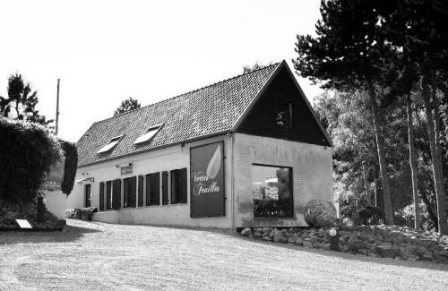 Frasnes-Lez-Anvaing Hotel | Vertes Feuilles