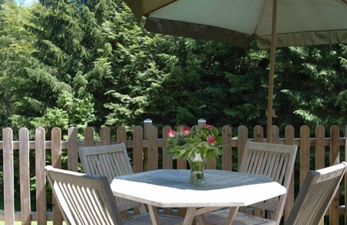 Egliseneuve-d'Entraigues Cottage | Very comfortable, quiet cottage, wifi, Sancy near Super Besse