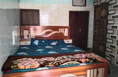 Ayodhya House | Very close to Ram Mandir Ayodhya and Hanuman Gadhi Temple. Ram Mandir Temple