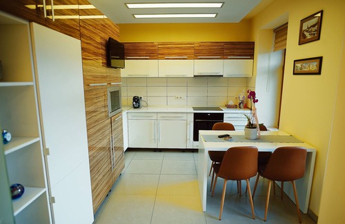 Turda Apartment | Very cozy one bedroom apartment for a family of 4-6. 1 minute walk to Salt mine
